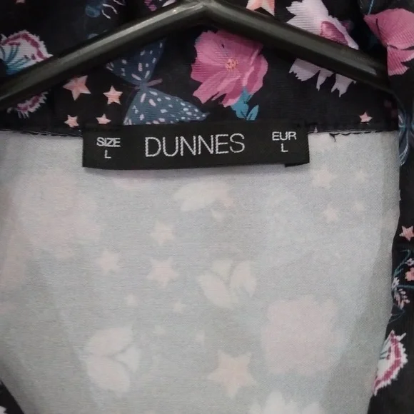 Button Down Crop Top - Picture 5 of 5